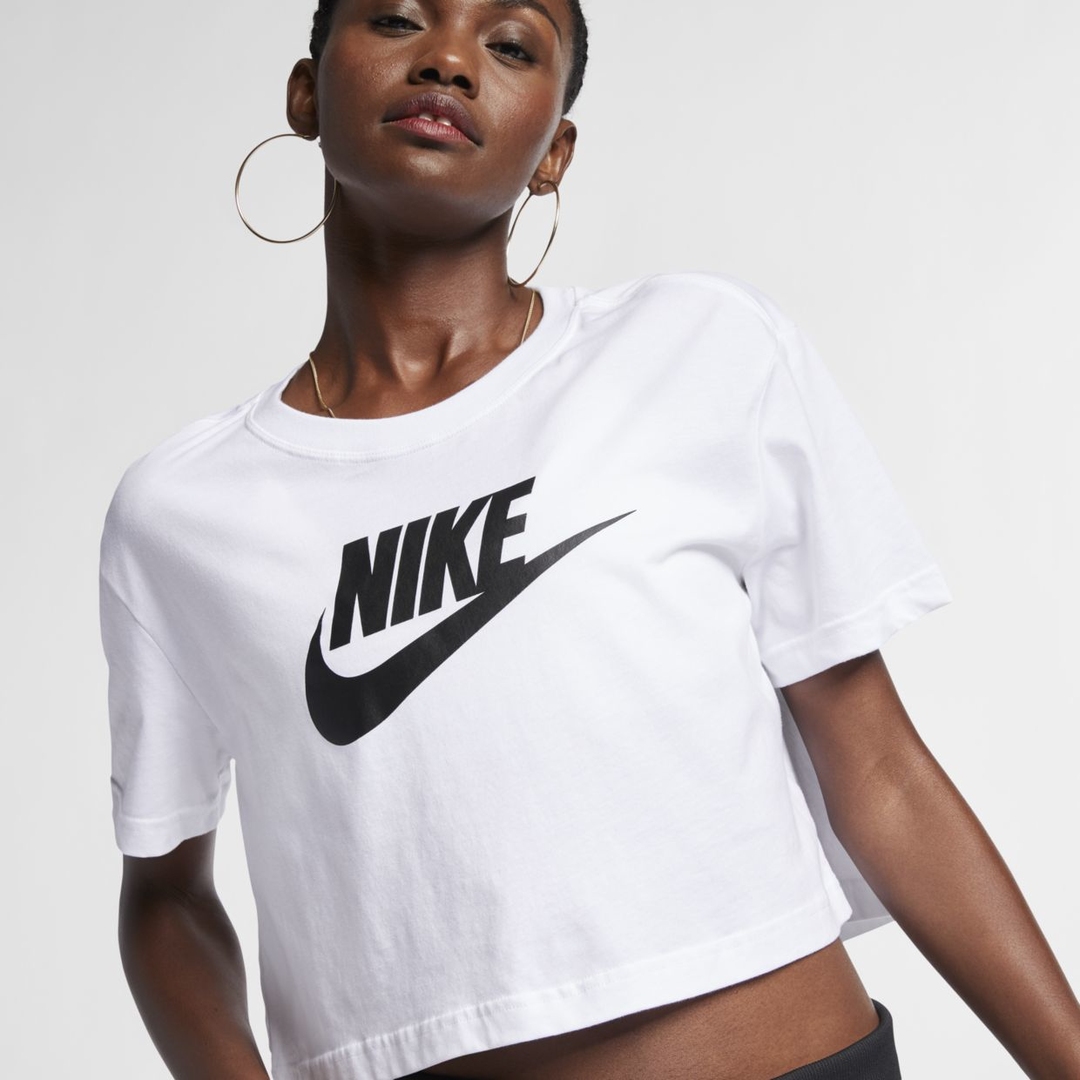 Nike Sportswear Essential Cropped T Shirt white