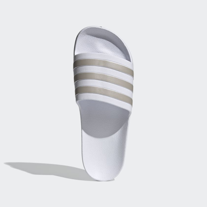 Adilette aqua cheap slides white