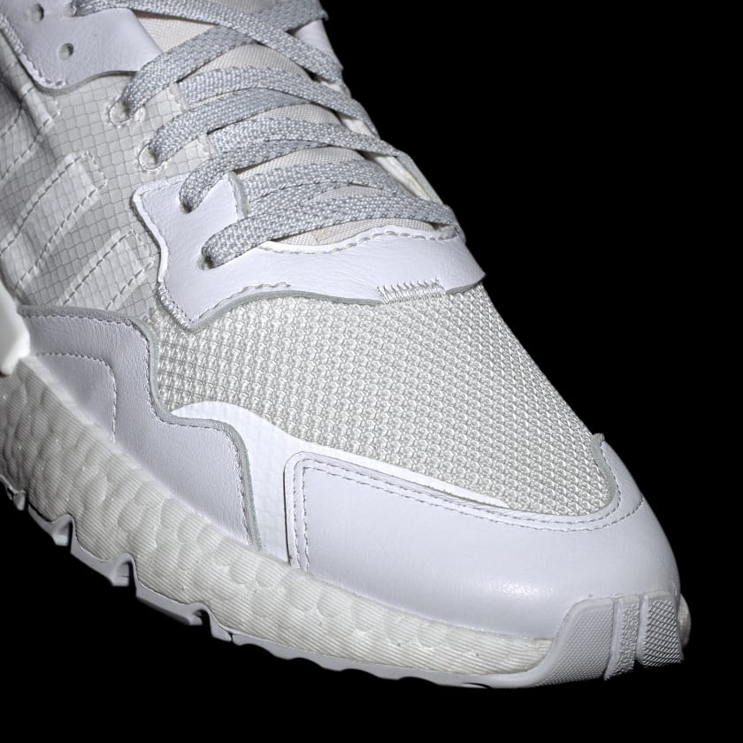 Adidas nite best sale jogger triple white