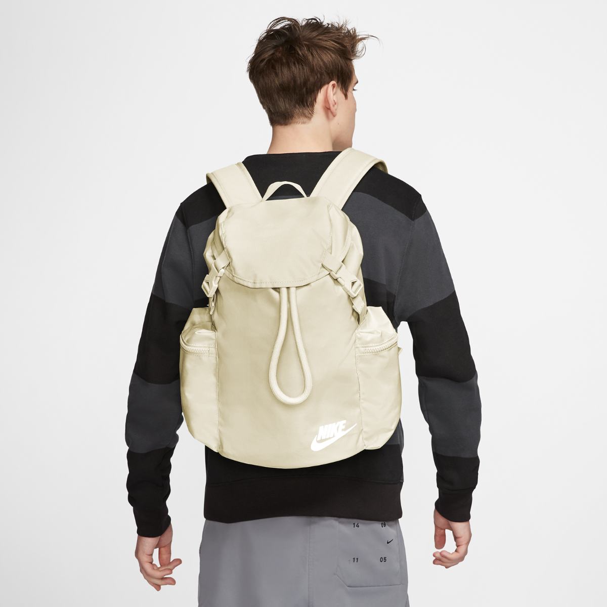 Nike heritage backpack white hotsell